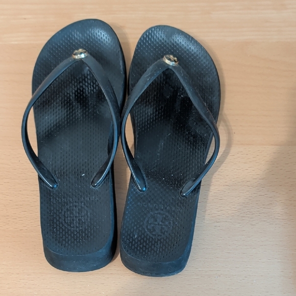 Tory Burch Black Sandals with Gold Accent - Picture 1 of 4